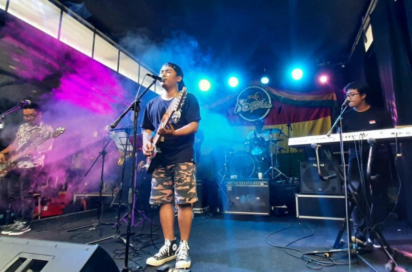 Sandi Lazuardi/inimusik