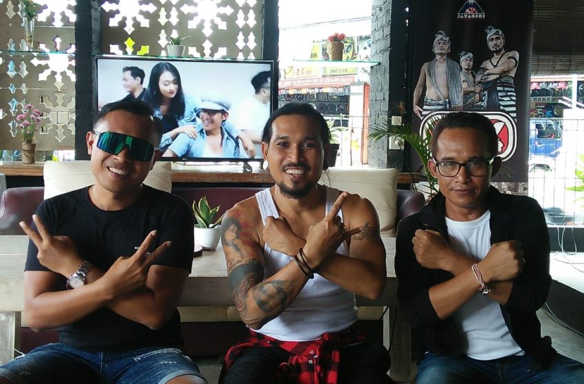 lirik dan chord lagu bali omed-omedan xxx band bali