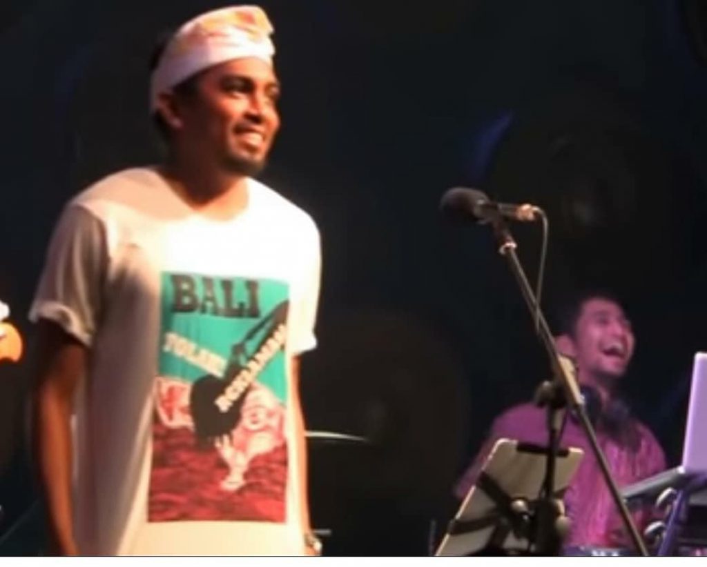 Glenn Fredly saat ikut menyuasakan Bali Tolak Reklamasi di Bali/ dokumen foto by Gendovara/ inimusik