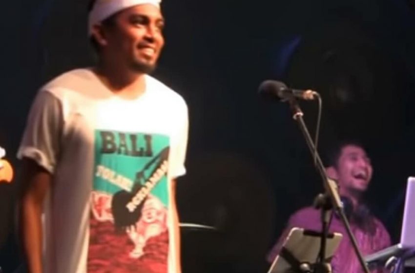 Glenn Fredly saat ikut menyuasakan Bali Tolak Reklamasi di Bali/ dokumen foto by Gendovara/ inimusik