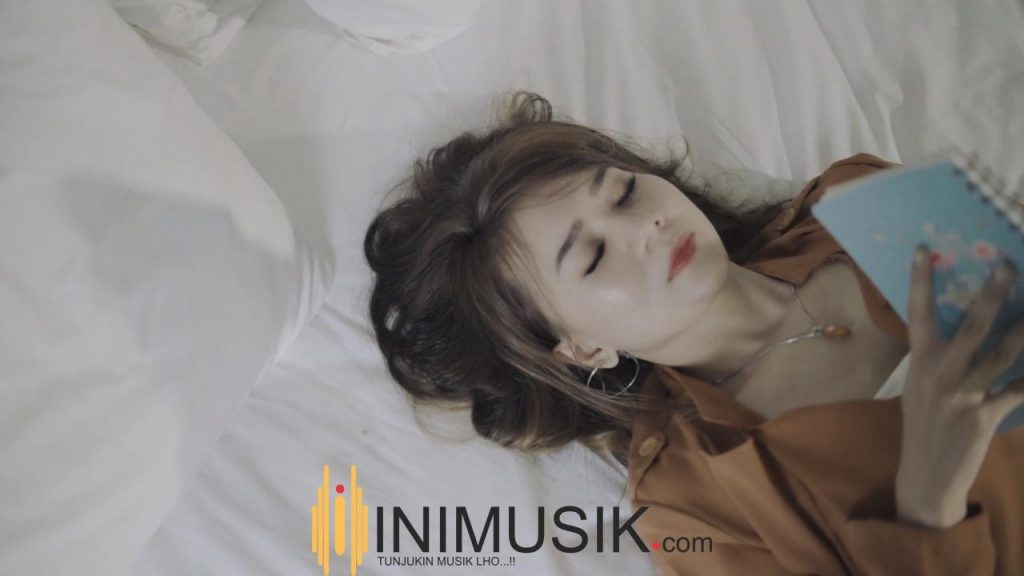 Yessy Diana/inimusik