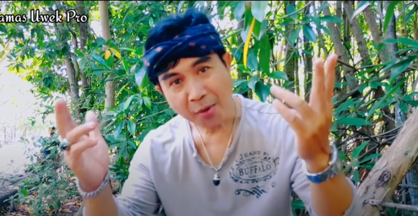 salah satu scane Gus Babah di video clip Buleleng-Singaraja/ inimusik