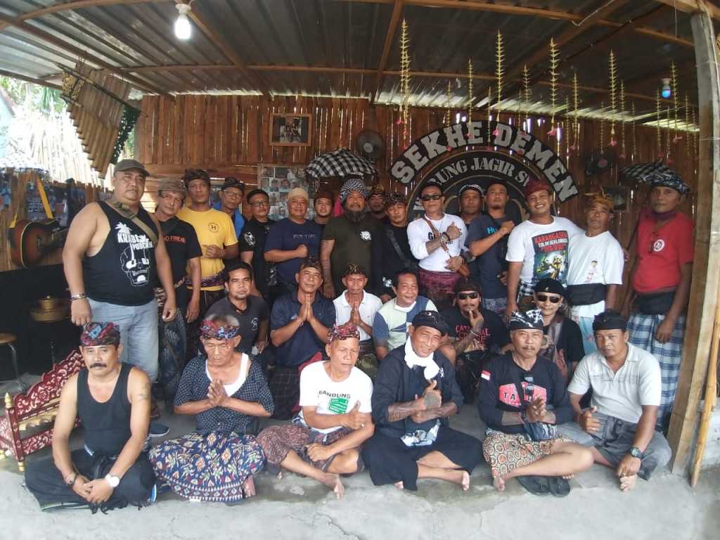 Joni Agung dan Sekehe Demen Jagir Swara/ inimusik