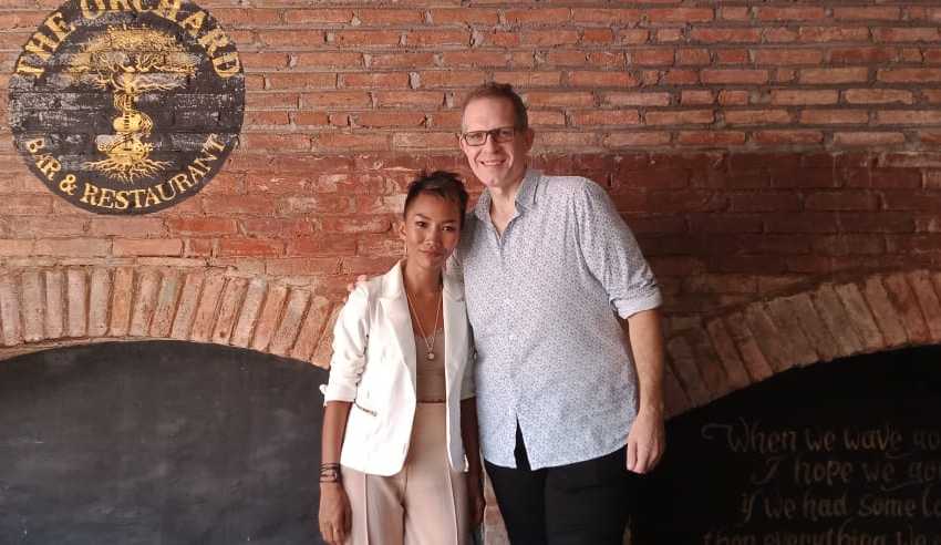 Energik dan berkarakter, itulah dua kata yang mewakilkan sosok Rita Waryanah alias Arheta. Solois berdarah Bandung ini siap meluncurkan single sekaligus video clip perdananya bertajuk “Superman” yang sekaligus bagian dari album penuhnya nanti “Heal”.