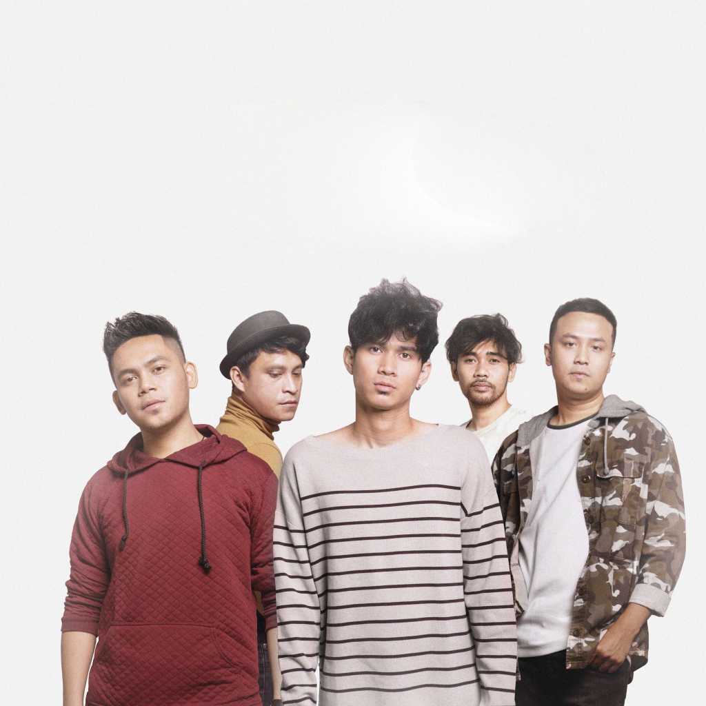 lagu baru lyla terlalu baik