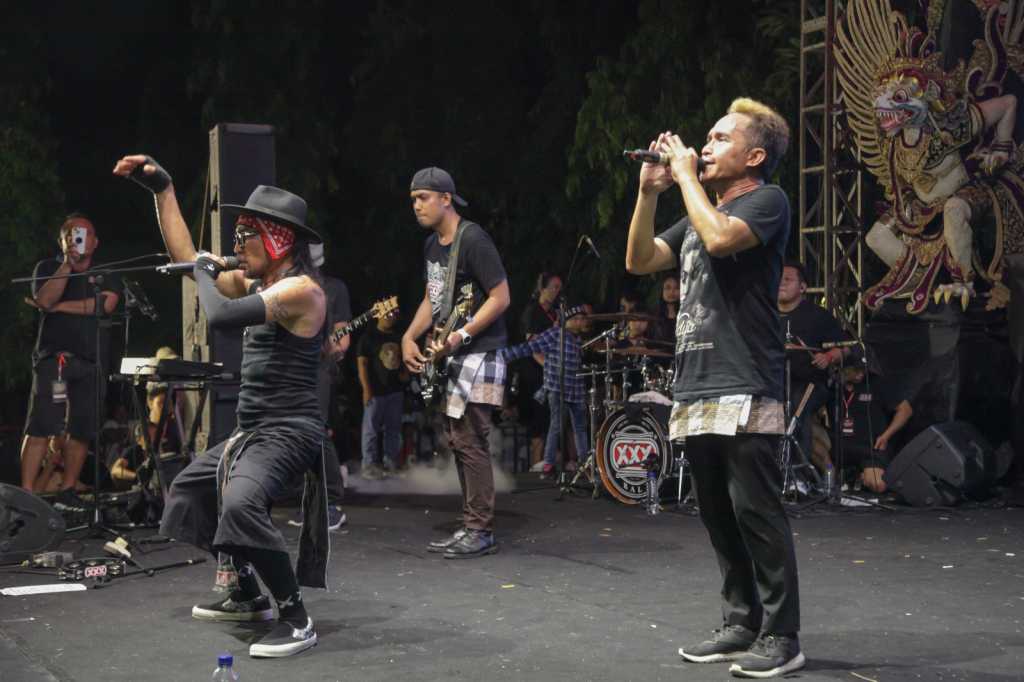 tembang tresna dari triple x band bali