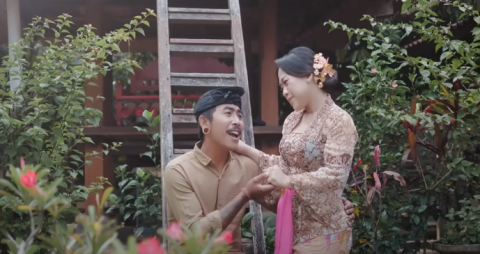 Sing Pait Sing Manis lirik