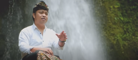 yudi kresna dalam video klip sing maang ngitungang