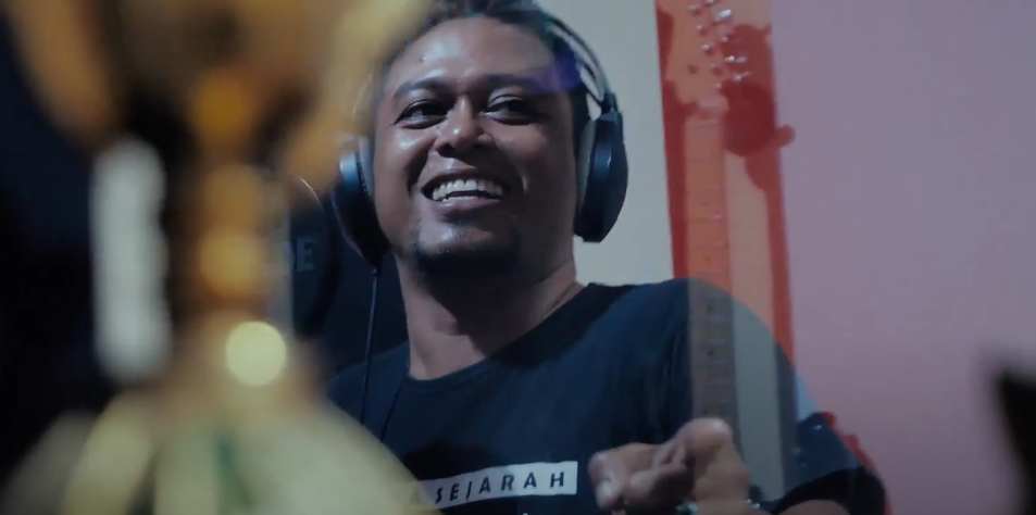 lirik dan chord lagu bali udeng songket kenjir dari Yasa Sega