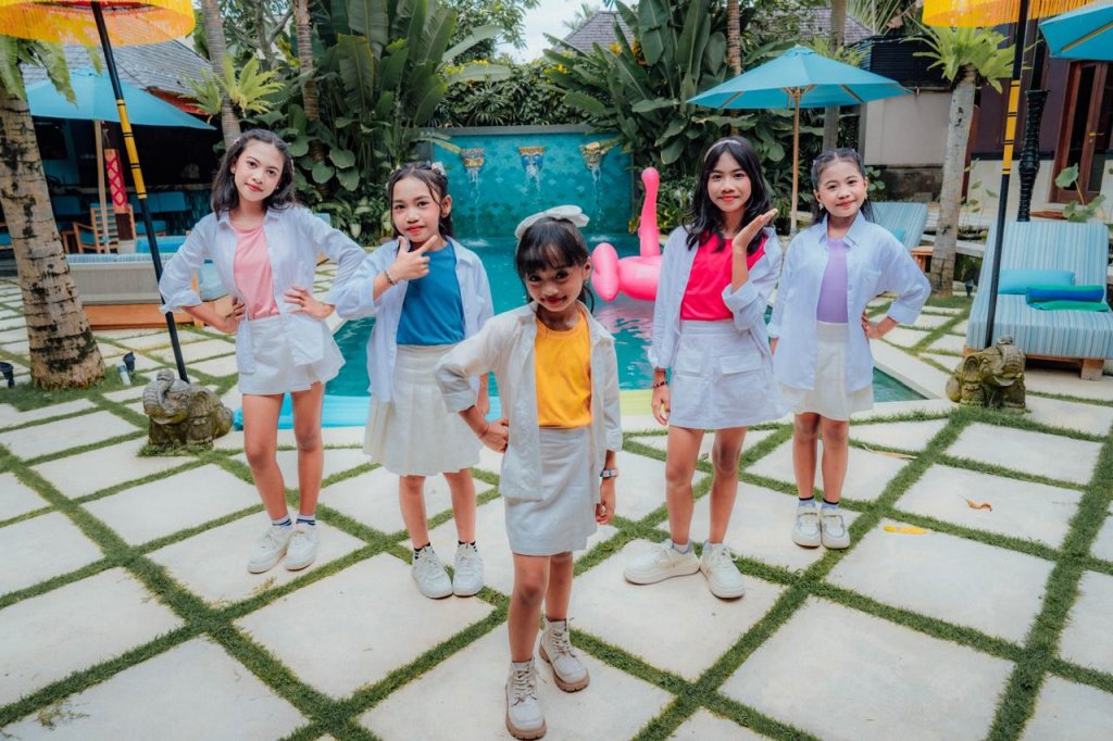 5UARA Rilis Single Baru “Timpal Rasa Nyama”, Ajak Anak Muda Bali Stop Bullying dan Rayakan Persahabatan Sejati