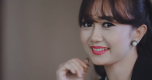 Begini Lirik Lagu Bali Terbaru De Ngendah Ngendah – Putri Bulan