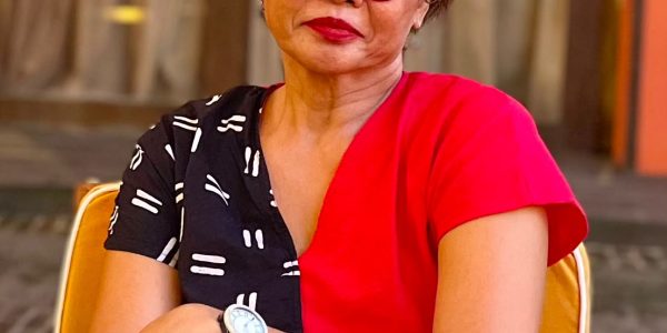 "Kembang": Ketika Oka Rusmini Mengubah Puisi Menjadi Ekshumasi Sejarah bagi Perempuan yang Terlupakan