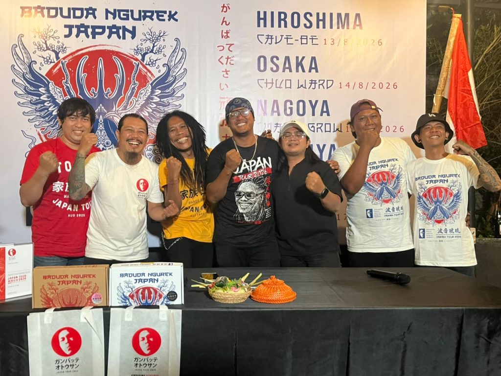 Sebelum Tour Jepang, Nanoe Biroe Jual Kaos di Live TikTok