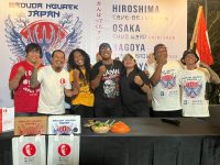 Sebelum Tour Jepang, Nanoe Biroe Jual Kaos di Live TikTok