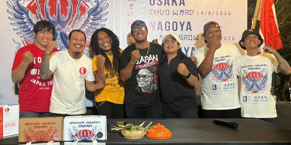 Sebelum Tour Jepang, Nanoe Biroe Jual Kaos di Live TikTok
